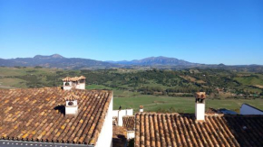 Beautiful villa with pool and views, Jimena De La Frontera